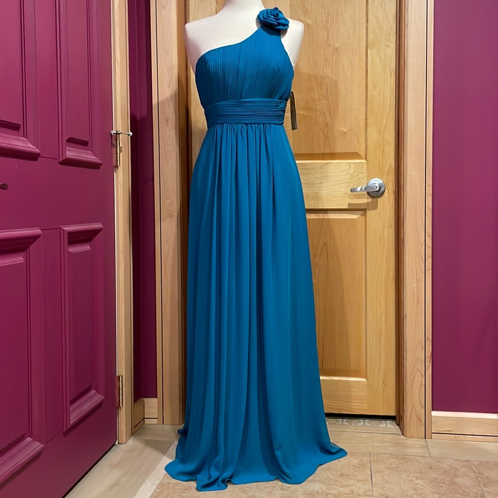 One Shoulder Flower Top Dress